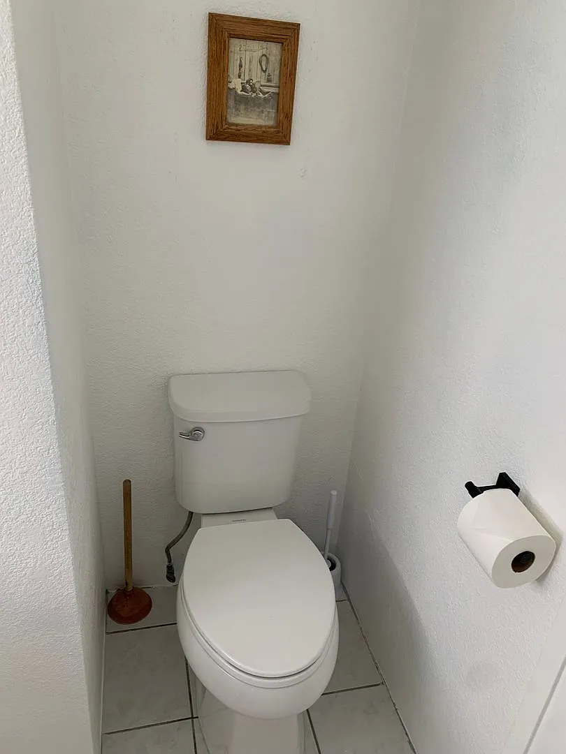 Fully Furnished 2 bedroom — Photo 3