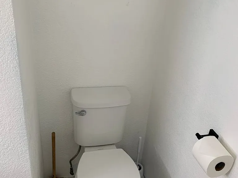 129 Erin Dr — Photo 3