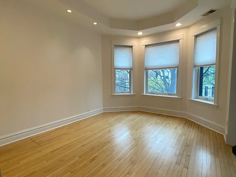2441 N Mozart St — Photo 11