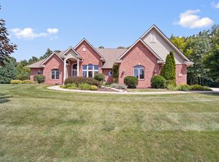 W239N7744 Majestic Pl, Sussex, WI