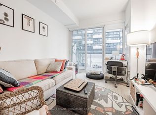 480 Front St W #811, Toronto, ON M5V 0V5