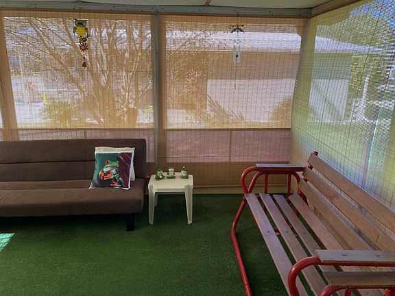 3rd image of 2877 Hillcrest Dr