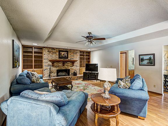 5th image of 2728 N Keller Dr