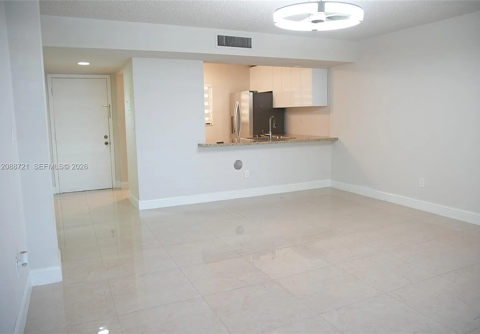 8635 NW 8th St — Photo 2
