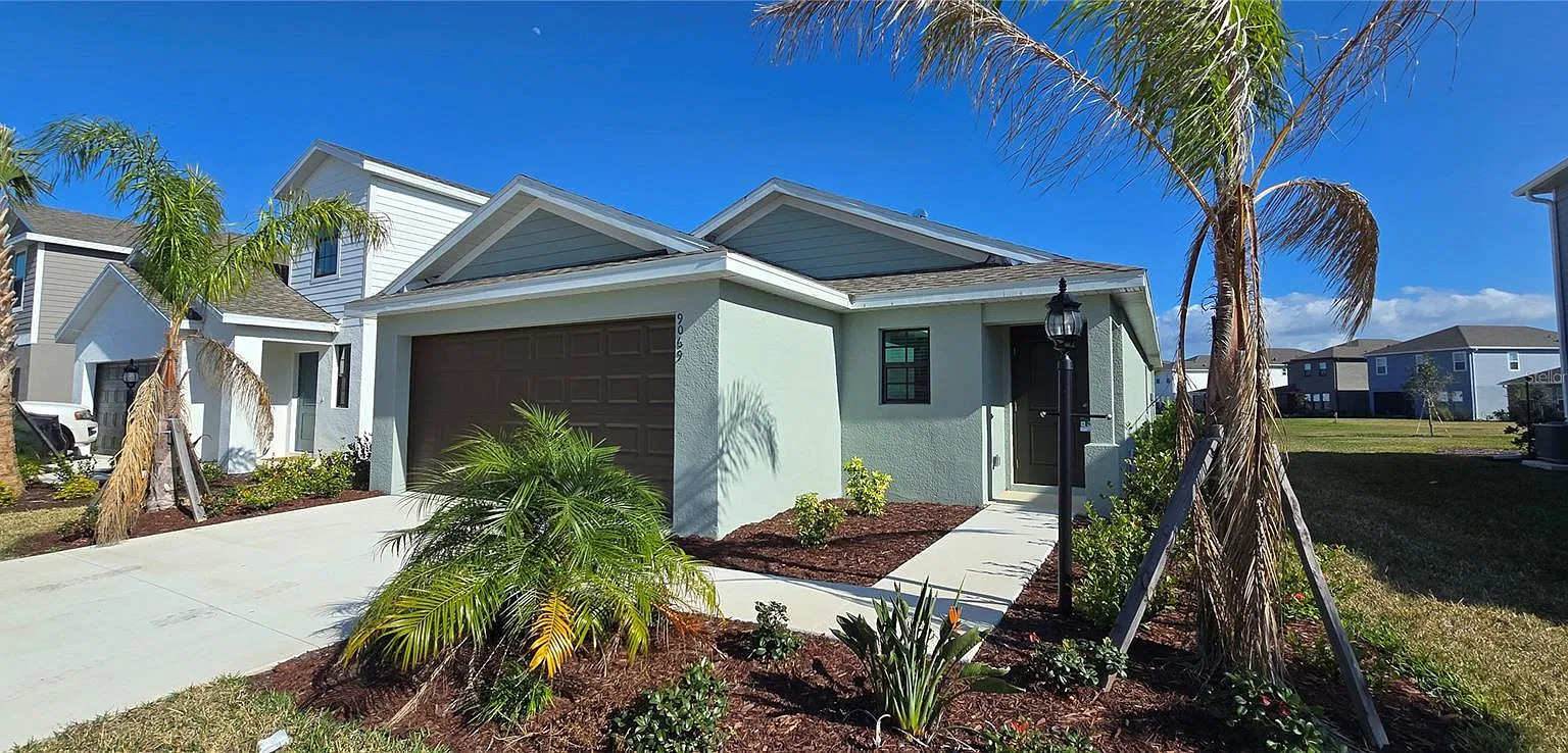3 bed, 1450 sqft, $2,925 — Photo 1