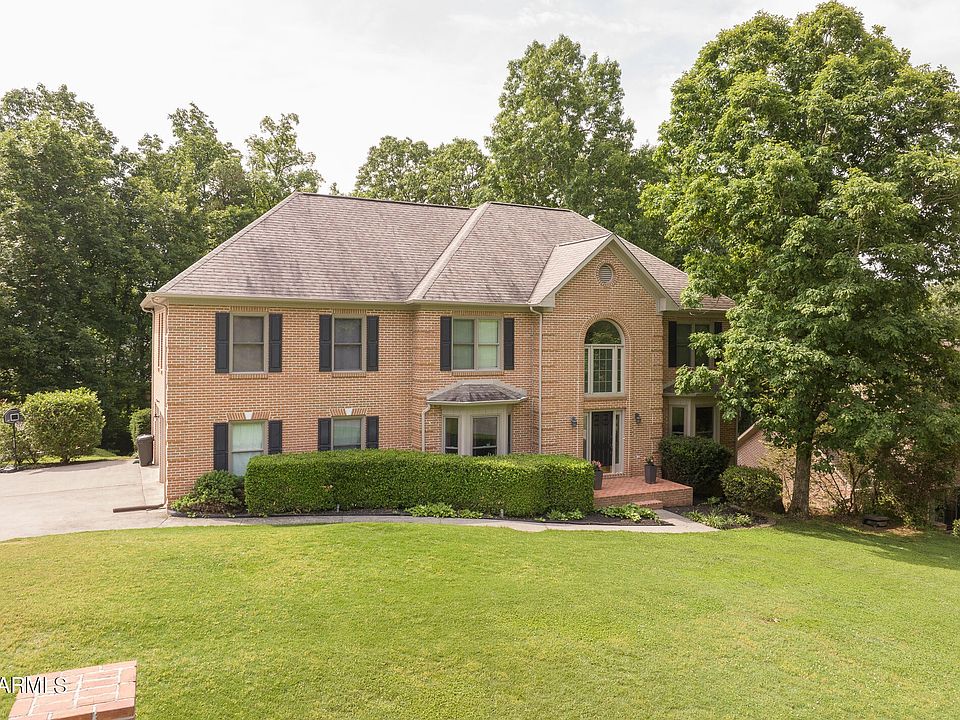 1st image of 705 Summit Lake Ct