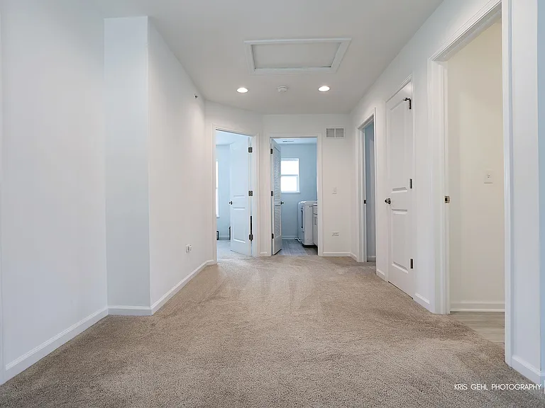 2490 Olivia Ct — Photo 16