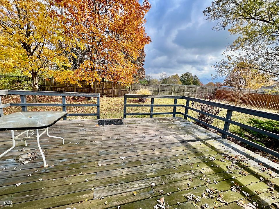 2nd image of 5578 Pine Knoll Blvd