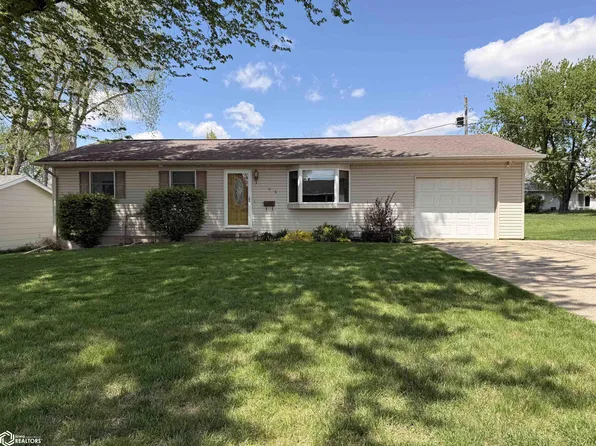 703 E 12th St, Carroll, IA 51401