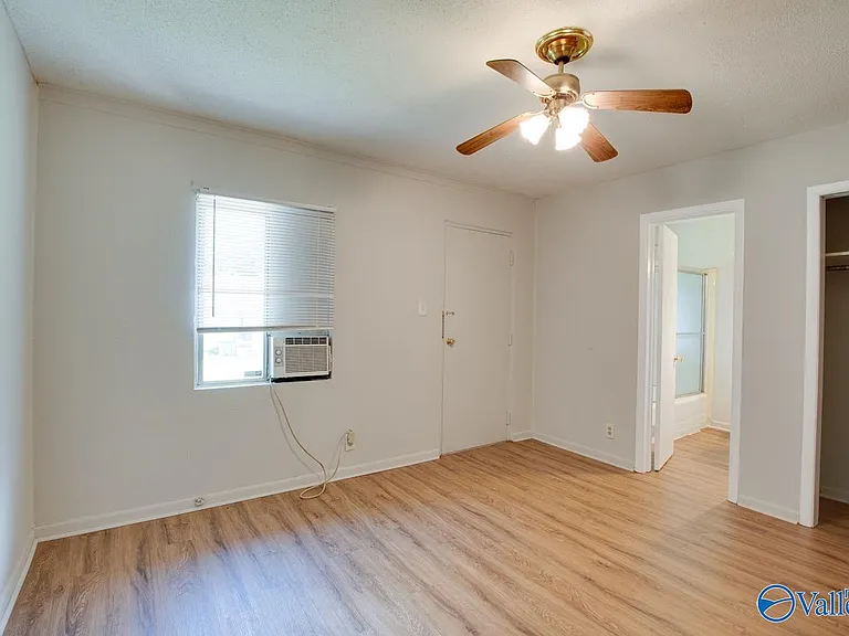 1328 Oshaughnessy Ave NE #B — Photo 19