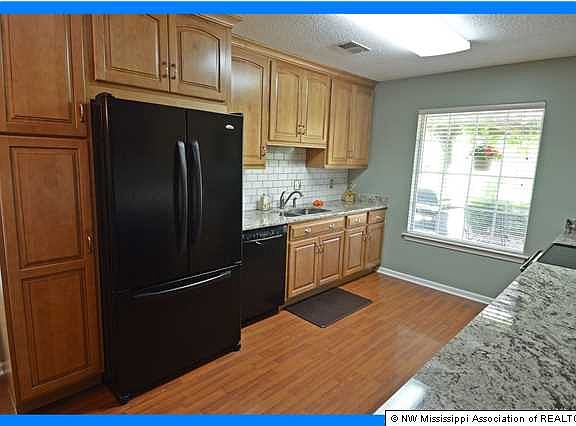 5th image of 8163 Montrose Dr