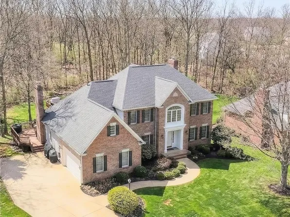 4530 Swan Lake Dr, Akron, OH 44321