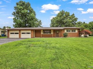 3411 Glennoak Dr, Edwardsville, IL 62025