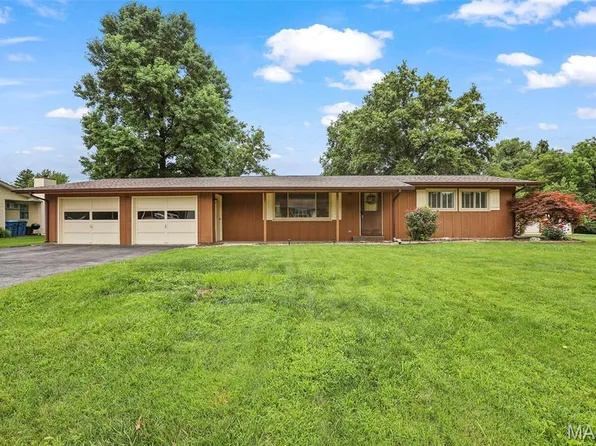 3411 Glennoak Dr, Edwardsville, IL 62025