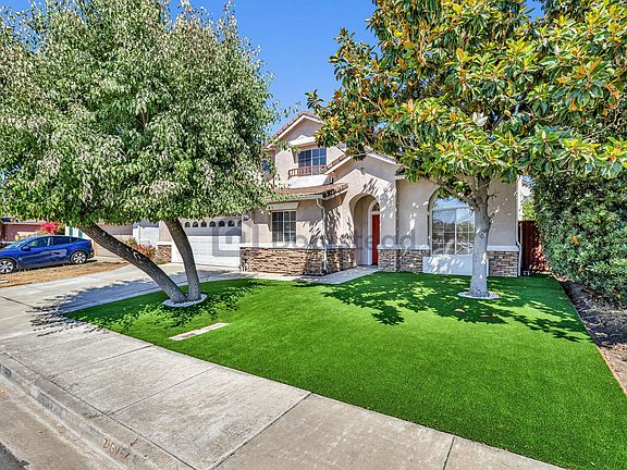 3rd image of 32714 Foxglove Way