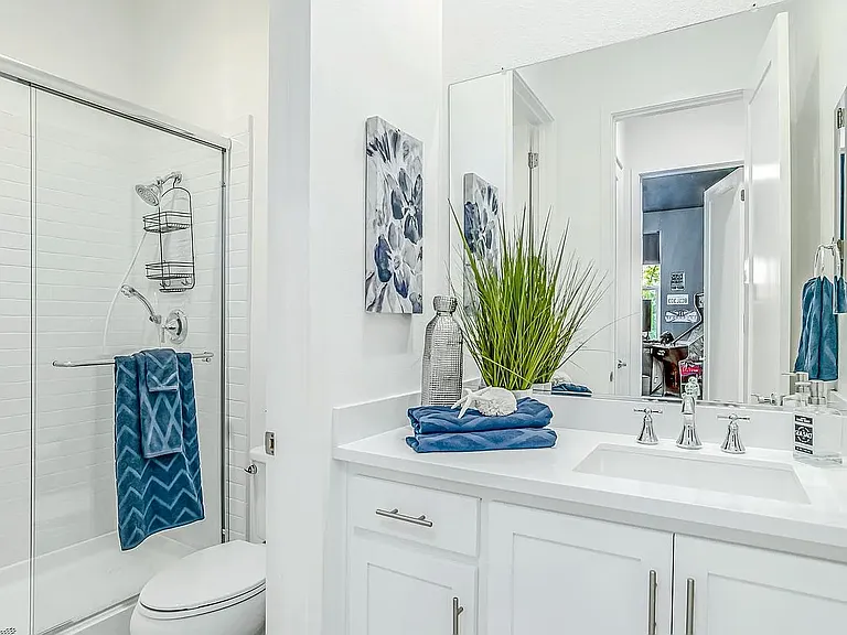Main floor full Bath