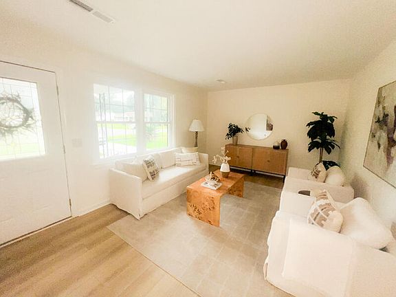 3rd image of 2156 Wood Ave