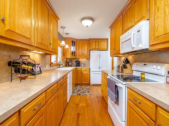 2nd image of 3664 Shen Lake Dr