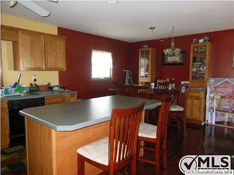 5th image of 1228 Bewick St