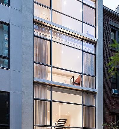 3rd image of 138 Manhattan Ave