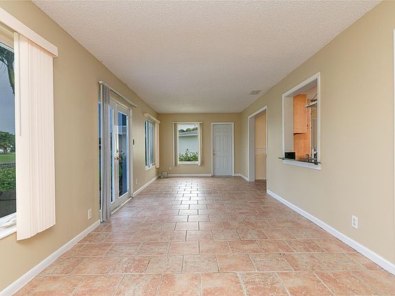 3rd image of 1485 NW 69th Avenue