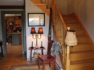 42 Orchard Grove Ln, Hudson, NY 12534