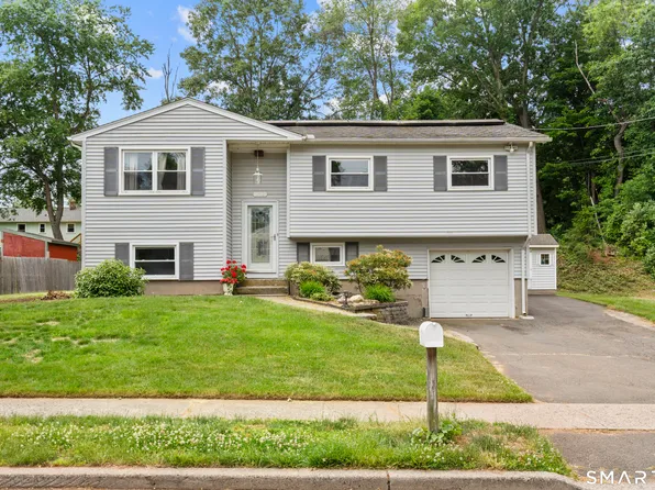 140 Flower Drive, Hamden, CT 06518