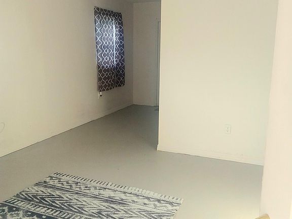 4th image of 300 Joe Hilton St