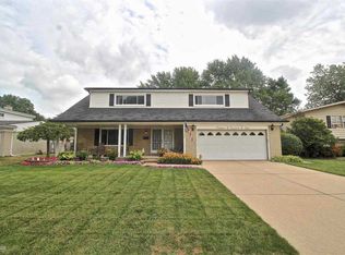 30702 Freda Dr, Warren, MI 48093