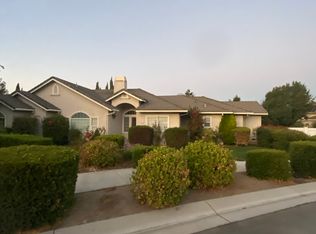 1380 Oak Creek Dr, Hollister, CA 95023