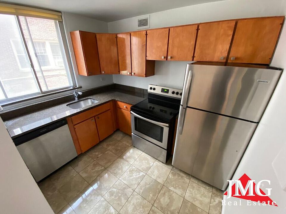 1st image of 1616 Hinman Ave #2DD