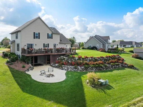 268 Highland Dr, Belgium, WI 53004