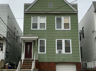 38 W 52nd St APT 1, Bayonne, NJ 07002