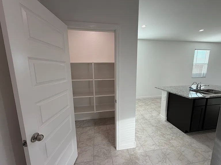 2702 W Shepperd Ave — Photo 21
