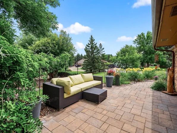 7070 Robinwood Trl, Woodbury, MN 55125