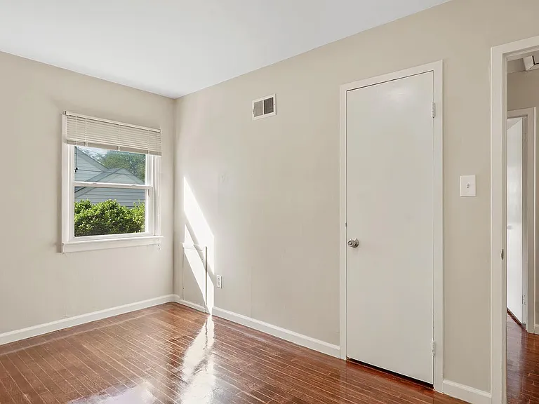 1838 Griffith Rd — Photo 11