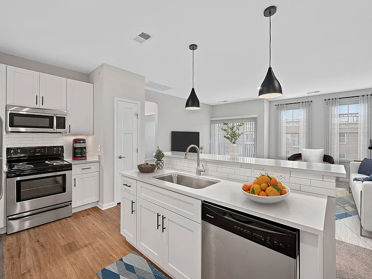 Monmouth Row Apartments — Photo 24
