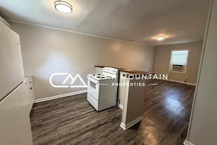 2 bed, 1.0 bath, 900 sqft, $1,095 — Photo 3