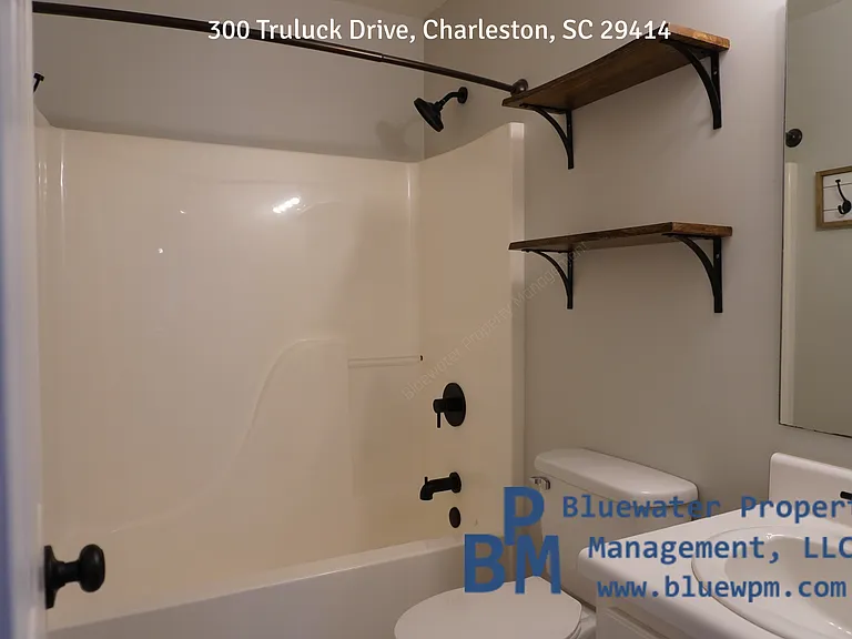 300 Truluck Dr — Photo 7
