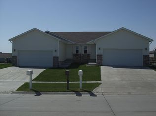 7307 N 18th St #B, Lincoln, NE 68521