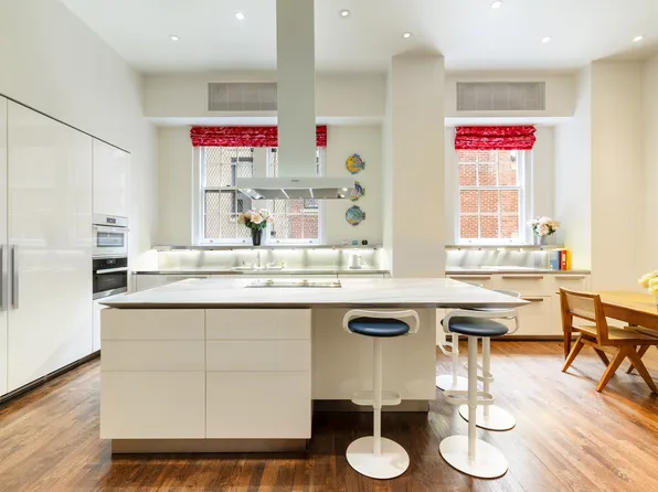 775 Park Avenue image 9 of 30