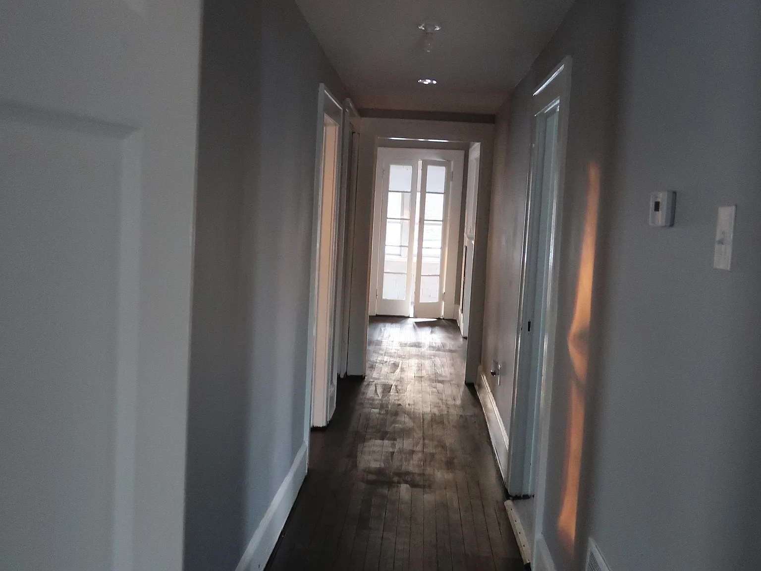 3 bed, 1.5 bath, 1300 sqft, $2,200 — Photo 3