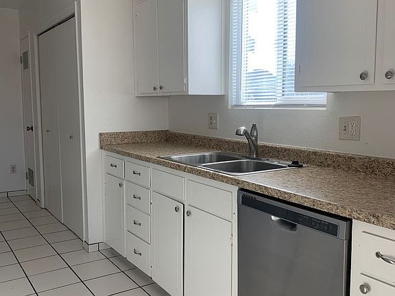 5th image of 1178 Beverly Dr #D