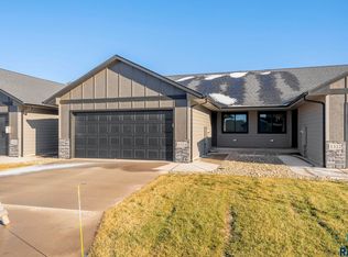 1322 N Kenley Pl, Tea, SD 57064