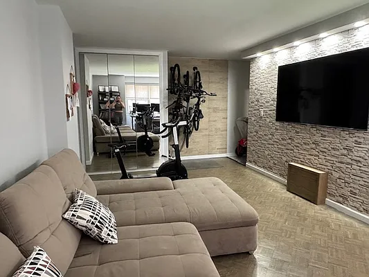 Sold by S P R Realty | media 21