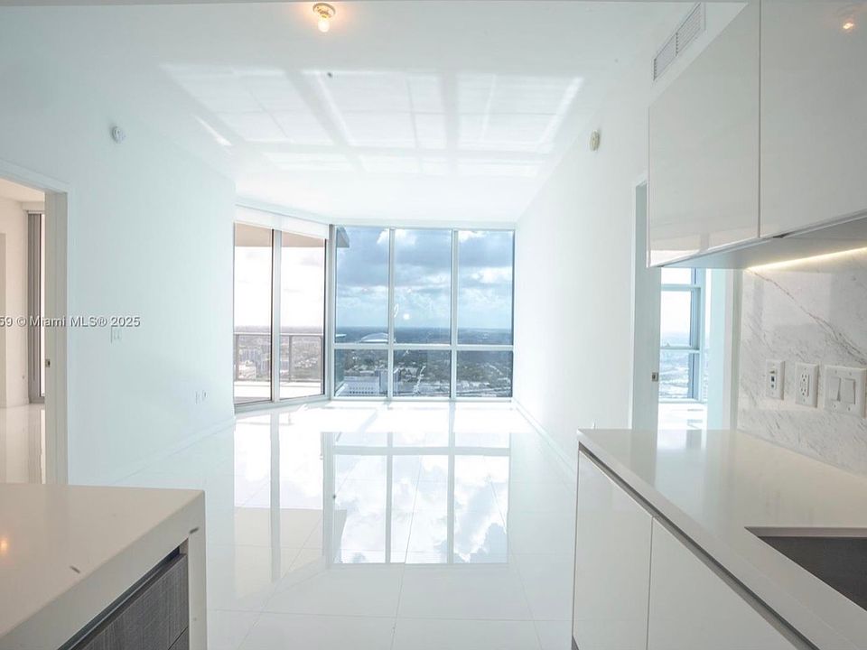 1st image of 852 NW 1st Ave #1