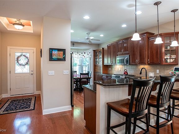4th image of 23 Somerset Dr