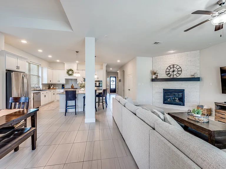 1044 Myers Park Trl — Photo 7