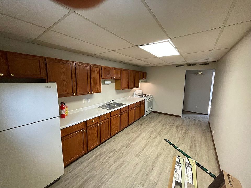 N8807 Main St - N8807 Main St Brillion, WI | Zillow - Apartments for ...