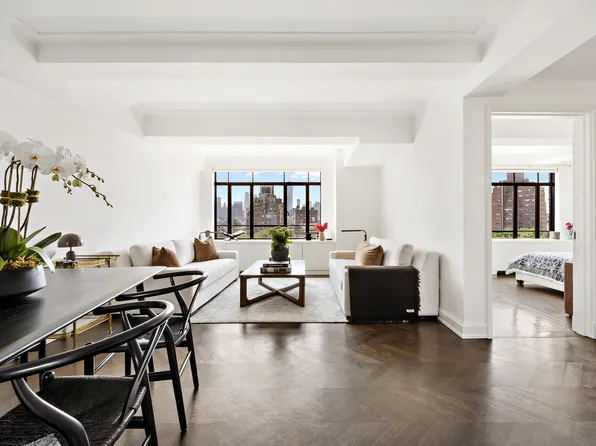 130 West 12th Street image 1 of 13